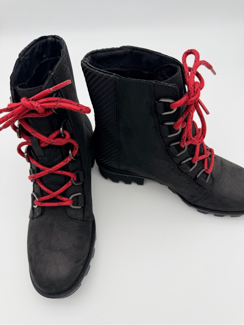 Sorrel Phoenix Short Lace Women Black Ankle Boots with Red Laces Waterproof 7.5